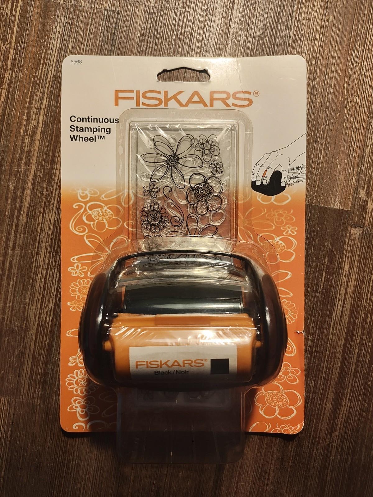 Fiskars crni točkić za kontinuirano pečatiranje – Cvetovi